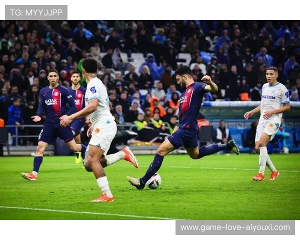 巴黎中场轮换得当，法甲争冠格局更明朗